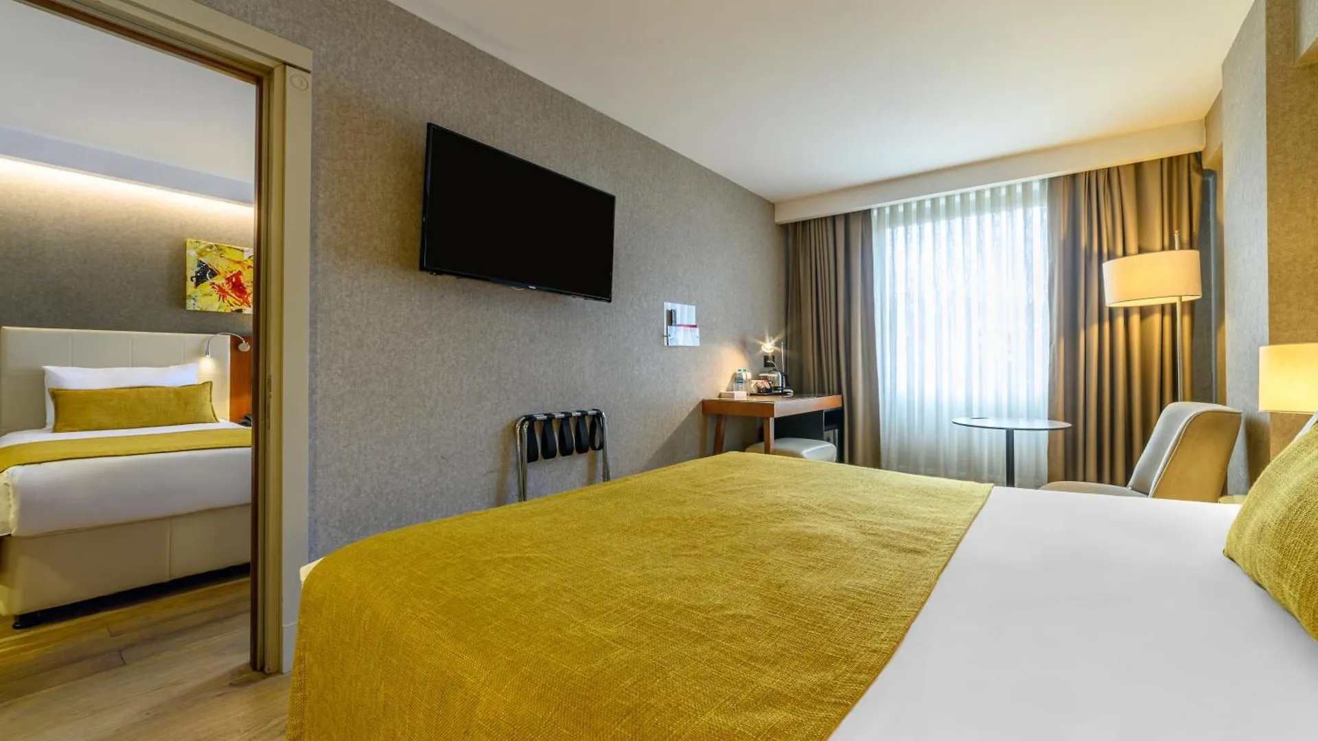 Hotel Ramada Istanbul Grand Bazaar 4*,